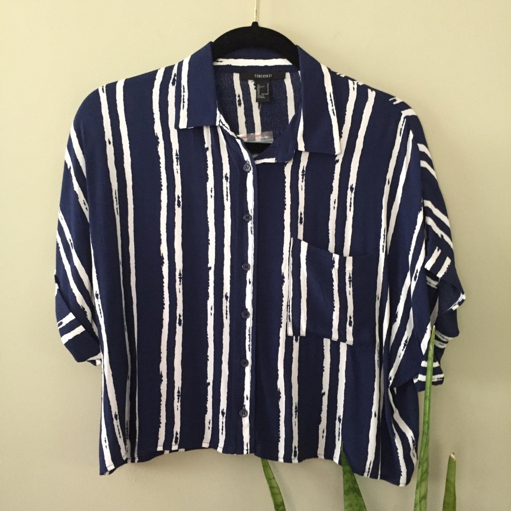 Boxy Button Down Crop top stripes Forever 21 small